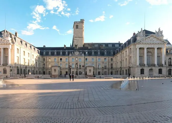 De Luxe 3 Etoiles Au Coeur De Daire Dijon